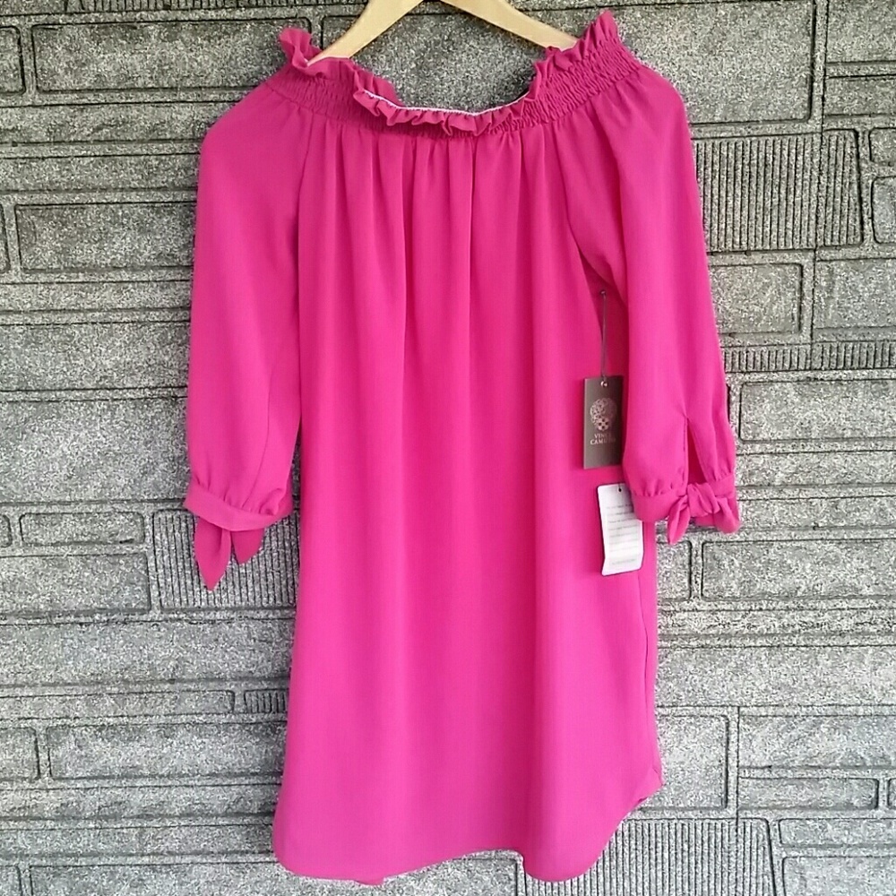 Vince Camuto
Stretch Crepe Shift Dress size 8 BNWT